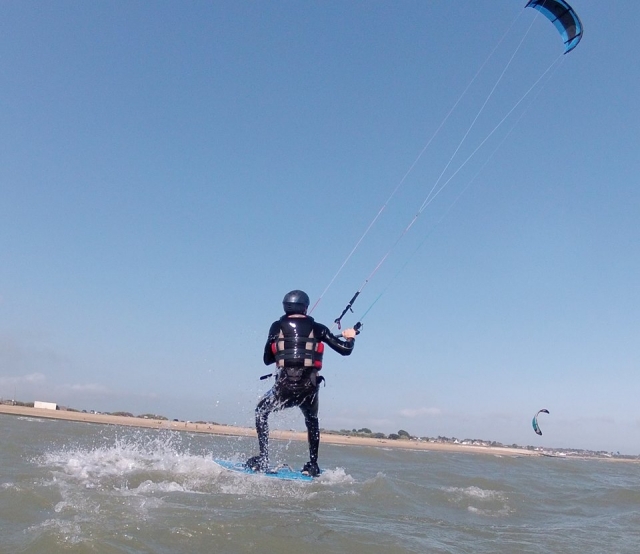Kitesurfing